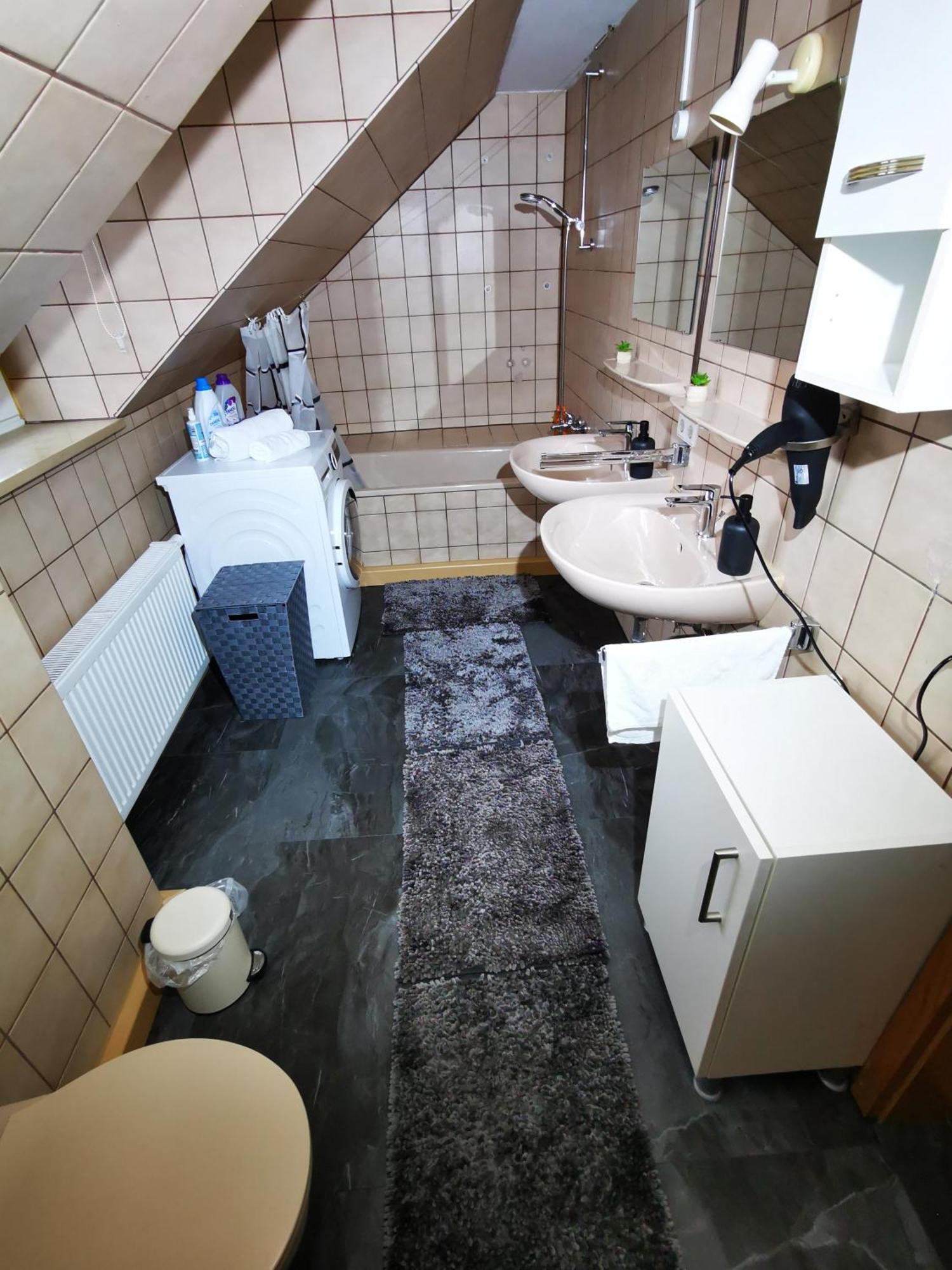 Sehr Schones 2 Zimmer Maisonnette Wohnung Ansbach Bagian luar foto